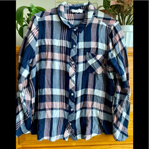 TWO by VINCE CAMUTO Bell Sleeve Plaid Shirt - Picture 2 of 6